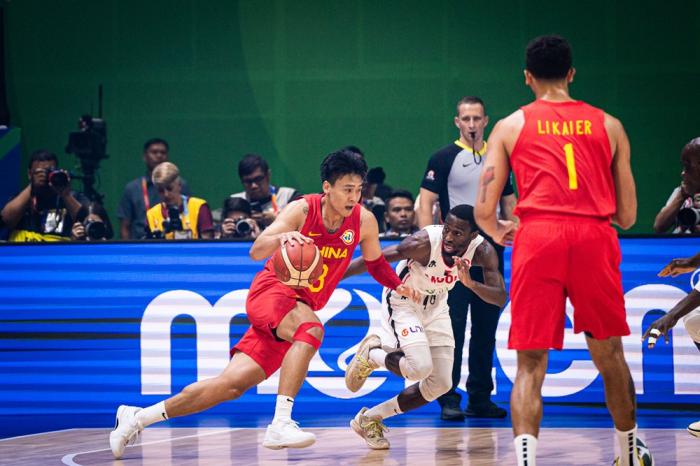 世界杯排位赛首战中国男篮击败安哥拉 取得本届