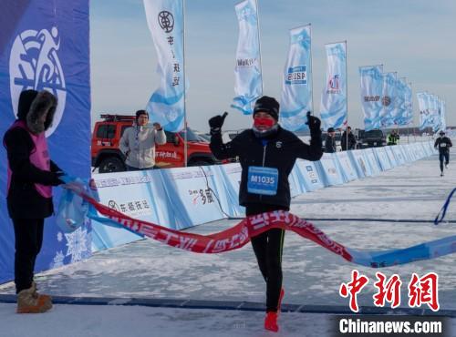 华夏东极抚远：中俄美三国两千余人竞技冰上马