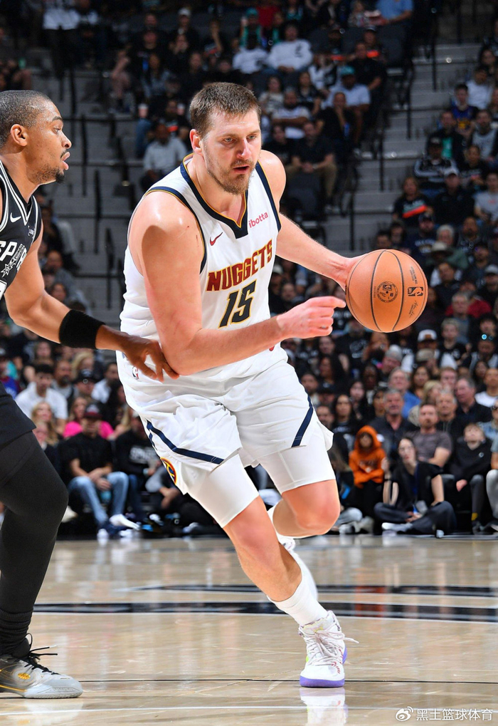 掘金逆转马刺约基奇三双引领20分大翻盘