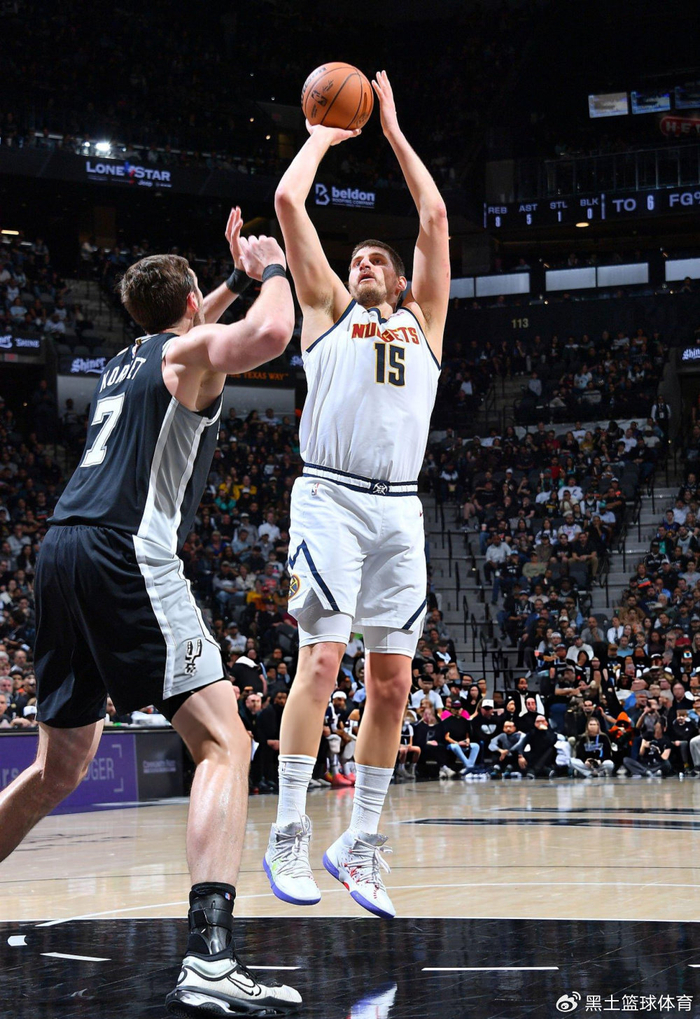 掘金逆转马刺约基奇三双引领20分大翻盘