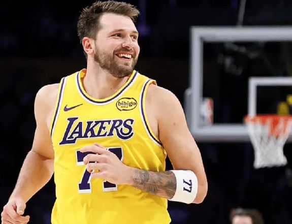 湖人逆转火箭登西部第三 东契奇爆发助队四连胜