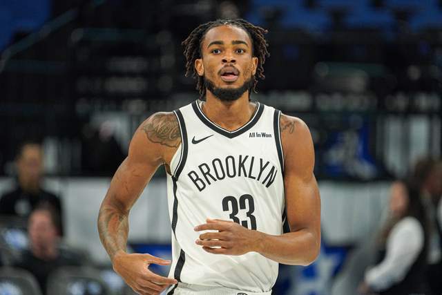 湖人主场迎战篮网 战绩悬殊对决引爆关注