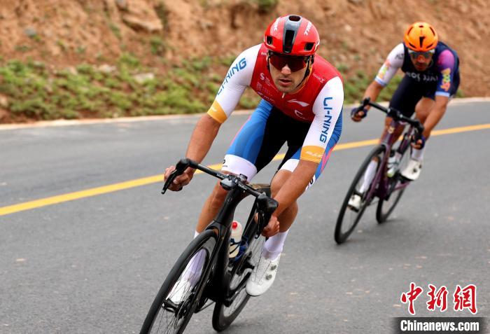 环青海湖赛第三赛段意大利车手夺冠 高海拔爬坡