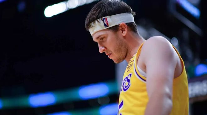 湖人伤病危机、字母哥决裂搅乱西部排名，勇士