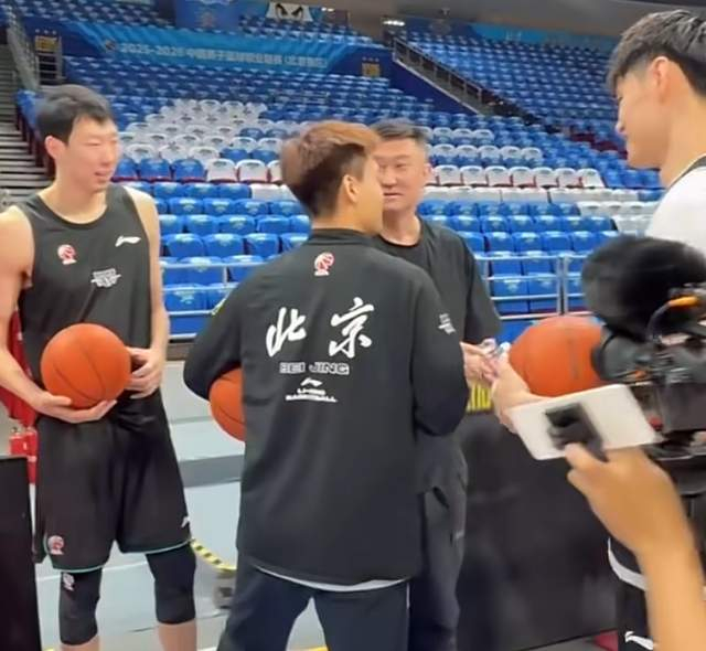 广东VS北京G1杜锋备战：体能挑战与锋线隐患成关